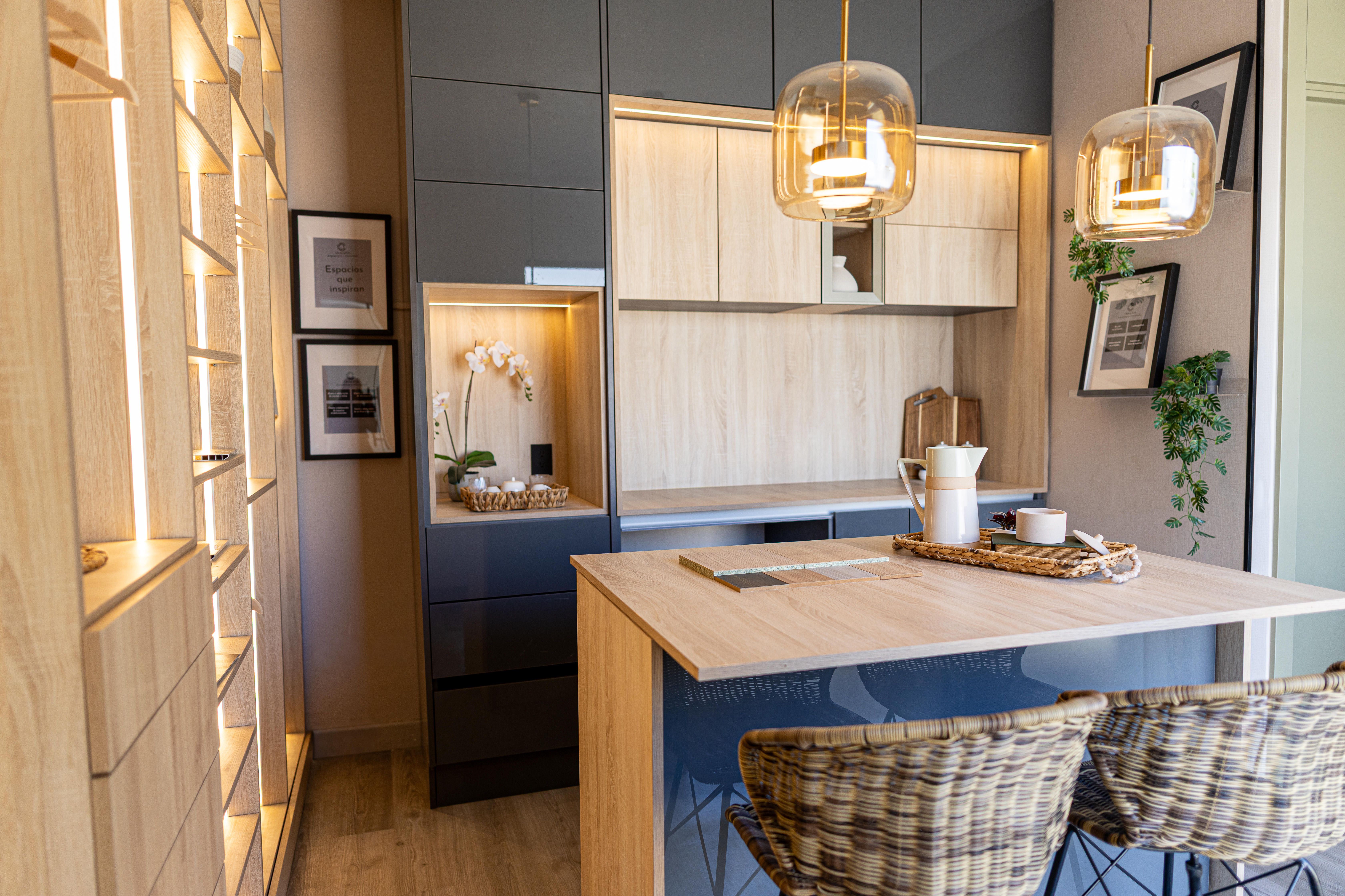 Showroom de muebles modulares a medida